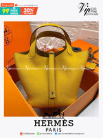 หนังแท้ Hermes Picotin Lock 18 bag กระเป๋าถือแบรนด์หรูระดับโลก งานเกรดออรินอล หนังแท้ทั้งใบ หนังมีลายทอริลลอนคล้ายของจริง มาพร้อมตัวล็อคเคลลี่ Kelly lock รูปทรงเรียบแต่หรู ใช้งานได้ทุกโอกาส ถือง่าย ใช้งานง่าย ภายในโล่งกว้าง ภาพสินค้าถ่ายจากงานขายจริง ใช้ง