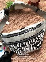 Kipling Women's Metallic Disney's® Mickey Mouse Yasemina Fanny Pack อีกหนึ่งaccessories จากคอลเลคชั่นลิมิเตทมิคกี้ที่ออกมาในรูปแบบกระเป๋าคาดอกหรือคาดเอว วัสดุsynthetic material ด้วยรูปแบบทันสมัยและลงตัว สามารถใช้งานติดตามไปได้ทุกที่เลยคร้า!!