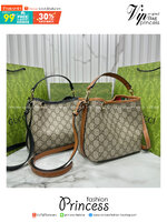 7.5" ORI หนังแท้ | Gucci GG Emblem small bucket bag กระเป๋าสะพายทรงบัคเก็ตใบเล็ก คอลใหม่ตีความประวัติศาสตร์แห่งความสง่างามและงานฝีมือของแบรนด์ขึ้นใหม่