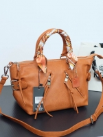 New arrival! KEEP ทรง longchamp รุ่น Duo sister with strap มีดีเทลสายรัดด้านจ้างคะ ตัวกระเป๋าหนังแกะสังเคราะห์ ลายหนังสวยมากๆคะ นิ่ม สุดๆ