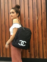 New Arrival!! มีมาให้ช้อปแล้วคะ สำหรับสาวๆแนว sport กับ Chanel nylon backpack จากงาน vip gift แบรนด์ดังอย่าง chanel โดดเด่นด้วยขนาดกำลังดี มีสกรีนโลโก้ด้านหน้า เปิดปิดด้วยซิปที่จับหนังปั้มแบรนด์ ด้านในใส่ ipad + สมุดโน้ตได้สบาย มีช่องซิปเก็บของอีกช่องค้า 