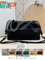 ORI หนังแท้ | Medium Loewe Flamenco purse in mellow nappa leather 30cm กระเป๋าสะพายทรงคลัช เรียบหรูดูแพง เรียบง่ายใช้งานสะดวก หนังแนปป้าให้สัมผัสนุ่มสบายผิว มาพร้อมสายสะพายร้อยห่วงหรูหรา