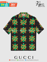 Gucci Geometric print bowling shirt / Gucci Men's Shirts / Gucci Shirts งานเกรดออริจินอล พิมพ์ลายคมชัด มีป้ายแท็กที่คอเสื้อทุกตัว พร้อมส่งที่ไทย ภาพสินค้าถ่ายจากงานขายจริง ใช้งานต่างประเทศได้