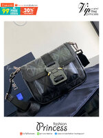 MINI DIOR HIT THE ROAD BAG / Dior Mini Messenger Bag / CD Diamond Messenger Bag ท็อปออริสลับแท้ เกรดดีสุด พร้อมส่ง กระเป๋าสะพาย รุ่นใหม่ล่าสุดคอล Summer 2023 ที่หนุ่มๆไม่ควรพลาด สวยหรูหราเป็นเอกลักษณ์แบรนด์