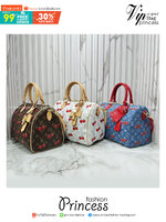 ORI หนังแท้ | LV x TM Bolsa Speedy Soft 30 Monogram cherry ช่วงนี้หน้าเชอรรี่ 🍒 กำลังออก 3 สีสุดฮอตเลือกช็อปได้เลยค่า กระเป๋าสะพายทรงหมอนใบใหญ่ ดีไซน์ใหม่มีชีวิตชีวา แสนสดใสด้วยโมโนแกรมแต่งดีเทลลายเชอร์รี่โดดเด่นสะท้อนความงามเปี่ยมสีสันอันเป็นเอกล