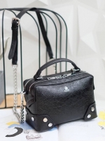 New in KEEP ' Baleny' กระเป๋าทรงหมอนที่ดีไซน์ออกมาสุด Chic สวยแบบไม่จำเจ ขนาดมินิกะลังดี หนัง ลายเอกลักษณ์ ตัดกับอะไหล่เงินได้ ลุคคูลๆ แต่งชุดไหนก้อ แมทช์แน่นอนค่า ปากกระเป๋ามีช่องซิป 2 ด้านแบ่งเก็บของได้สะดวกมากมีซิปปิดอย่างดี หางซิป 2 ทาง รูดใ