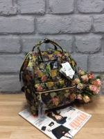 เป้ฮิตติดชาร์จกับ Anello รุ่น The emporium dark brown (limited edition) ขนาดมินิ กำลังดี วัสดุผ้าแคนวาสสลับหนัง polyester ปากกระเป๋ากว้างมีโครง มีตัวล้อคที่หูจับ ด้านหลังมีซิปสะดวกต่อการหยิบของภายใน ด้านข้างมีช่องทั้งสองข้าง กว้างจุได้เยอะ น้ำหนักเบา ดูแล