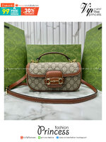 ORI หนังแท้ | Gucci Horsebit 1955 Soft small top handle bag ปรับโฉมใหม่เรียบสวยหรู กระเป๋าสะพายถือ/สะพาย ที่สุดของความคลาสสิค กะทัดรัด สวยอยู่ทรง ใช้งานง่ายและคล่องตัว
