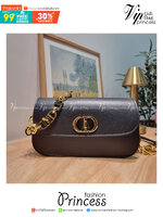 DIOR 30 MONTAIGNE AVENUE BAG สวยหรู ดีเทลแพง ต้องยกให้ไอเท็มนี้เลย กับกระเป๋าสะพายข้าง รุ่นที่ใครเห็นเป็นต้องรัก ดีไซน์เรียบง่าย แต่แฝงความผู้ดี