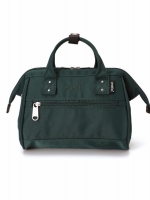 ANELLO Polyester Twill Mini Shoulder Bag AT-H1371 แบรนด์ฮิตติดลมบนในขณะนี้ กับคอลเลคชั่นใหม่เป็นรุ่นทรง Shoulder bag กระเป๋าสะพายในนี้ทำจากผ้า Polyester twill ที่มีความคงทนและมีสีสดใส กระเป๋าที่ดูจะใบเล็กๆใบนี้ สามารถบรรจุขวดน้ำ 500ml และกระเป๋าตังค์แบบยา