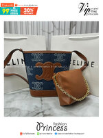 CELINE BUCKET CUIR TRIOMPHE bag in denim with full Triomphe กระเป๋าสะพายทรงบัคเก็ตเดนิม ปักลายแบรนด์สีขาวสวยโดดเด่น พิเศษพร้อมใบลูกสะดวกใช้งาน รุ่นฮิตข้ามปี งานสวยเรียบหรู ผู้ดีไปอีก