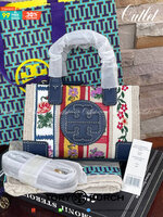 ของแท้ 💯% 】Tory burch ella webbing patchwork micro tote กระเป๋าใบนี้บอกเลยว่าสไตล์แปลกตาทีเดียว กระเป๋าทรงสี่เหลี่ยมแต่มีสายเล็กๆ สำหรับสะพายข้าง ลวดลายบนกระเป๋ามีเอกลักษณ์ความเป็นวินเทจแบบทอรี่โดยเฉพาะ