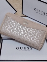 GUESS FACTORY WOMEN'S WALLET กระเป๋าสตางค์ใบยาว ดีไซน์สวยหรู วัสดุหนังนิ่ม ปั๊มลายแบรนด์คมชัด ประดับโลโก้แบรนด์สวย เปิดปิดด้วยซิปบน ภายในมีทั้ง ช่องใส่ธนบัตร แบงก์พัน และช่องใส่บัตรหลายช่องแยกเป็นสัดส่วน ภาพถ่ายจากสินค้าจริงสวยน่าใช้ค่ะ สาวๆที่กำลังห
