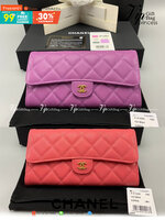 CHANEL LONG WALLET งานหนังแท้คาเวียร์สวยหรู โทนสีหวาน กระเป๋าสตางค์ใบยาวไอเท็มแนะนำ ใช้งาน ตทป ได้ สวยคลาสสิคไม่มีเอ้าท์ หนังแท้ใช้งานได้ทน ยิ่งใช้ยิ่งสวย ภาพถ่ายจากสินค้าจริง มาพร้อมกล่องแบรนด์ พร้อมส่งที่ไทย Must Have ค่ะ!