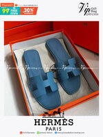 หนังแท้ Hermes sandal Epsom leather รองเท้าแตะงานสั่งตัตใช้สลับแท้ เกรดออริจินอล 1:1 เกรดเหมือนสุด มี series code ทุกคู่ งานตัดเย็บปราณีตละเอียด ใส่สบาย ไม่ลื่น ใช้ทนนาน เกรดนี้คุ้มมาก ไม่ผิดหวังค่ะ ภาพสินค้าถ่ายจากงานขายจริง ใช้งานต่างประเทศได้