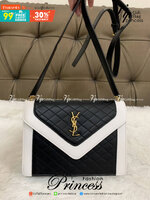 VIP SAINT LAURENT GABY SATCHEL BLACK / YSL GABY กระเป๋าสะพายดีไซน์เกร๋ รูปทรงแบบซองจดหมาย หนังลายตาราง น้องใหม่จากSaint Laurent Gaby Satchel วัสุดหนังลูกแกะแบบควิลท์ (หนังแกะสังเคราะห์) งานสไตล์วินเทจ แต่งขอบสีขาวตัดกับสีดำ ด้านหลังมีช่องสำหรับใส่ของได้ โ
