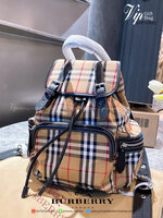 BURBERRY BAGPACK VIP GIFT WITH PURCHASE (GWP) พรีเมี่ยมกิ๊ฟ Limited Edition จาก BURBERRY วัสดุผ้าCanvasสลับหนัง เป้ทรงสวย