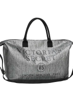 VICTORIA'S SECRET CANVAS GLITTER LARGE RUNWAY TRAVEL BAG 2017 กระเป๋าทรง Travel ใบใหญ่วัสดุ CANVAS GLITTER ด้านหน้าประดับโลโก้แบรนด์ glitter วิ๊งทั้งใบ เปิดปิดด้วยซิป ภายในกว้างจุสุดๆ ใส่เสื้อผ้าได้หลายชุด ไม่ว่าจะถือขึ้นเครื่อง, ไปต่างจังหวัด หรือไป