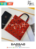BAOBAO ISSEY MIYAKE 6x6 BLOCK TOTE BAG กระเป๋าถือทรง shopping โท้ท ลายตาราง บล็อคสี่เหลี่ยมสามเหลี่ยม ภาพสินค้าถ่ายจากงานขายจริง ใช้งานต่างประเทศได้ค่ะ