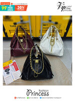 CHANEL 25 Small Handbag กระเป๋าสะพายทรงโฮโบ คอลใหม่ล่าสุด ต้อนรับฤดูกาล SPRING-SUMMER 2025 รูปทรงใช้งานได้จริง จุของได้ ถือเก๋ๆ เอวี่เดย์ลุค บอกเลยว่าดีไซน์เก๋มาก