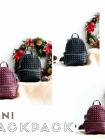 ZARA EMBOSSED STUDS MINI BACKPACK กระเป๋าสะพายเป้รุ่นใหม่ล่าสุดแบบชนช็อป ขนาดมินิน่ารัก วัสดุหนังขึ้นลายกราฟฟิกสวยเก๋ดูมีดีเทล เปิดปิดด้วยซิปรอบ ด้านหน้ามี1ช่องซิป มีช่องแบ่ง2ช่องเป็นสัดส่วน ภายในมีโลโก้และช่องใส่ของ สายสะพายหนังปรับระดับได้ ตัวจริงสวยดูด