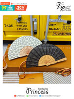 LV Fan Clutch Bag กระเป๋าทรงคลัชรูปทรงคล้ายพัดพับได้ ดีไซน์น่ารักสดใส ใหม่ล่าสุด โดดเด่นไม่เหมือนใคร