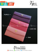 PRADA LONG WALLET กระเป๋าสตางค์รับทรัพย์ ทรงหรู จากแบรนด์ PRADA ลายหนัง SAFFIANO มีช่องใส่บัตร ถึง 12 ช่อง และช่องซิปใส่ของจุกจิกได้ น้ำหนักเบา จับถนัดมือ ขนาดกำลังดีคะ ถือแล้วดูดี อะไหล่ทองสุดหรู ใช้แล้วสวยแน่นอนค้า