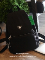 Best seller กลับมาพร้อมส่ง ตามคำเรียกร้อง!! ใครๆก้หลงรัก งานพรีเมี่ยมกิ้ฟจากเคาเตอร์ต่างประเทศ จาก แบรนด์ PRADA เป็นกระเป๋า ใบสวยรุ่นหายาก ขนาดกำลังดี **วัสดุNYLONเต็มใบ อะไหล่เงิน เลิศมาก ใช้แล้วไฮโซ สวยเกินราคาแน่นอนคะ ภายในมีช่องแบ่งเก็บของอย่างดี ใบนี