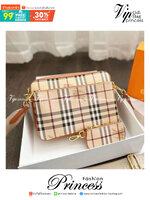 BURBERRY VINTAGE BAG / Burberry Crossbody Bag / Burberry Vintage Check And Leather Crossbody Bag กระเป๋าสะพายลายวินเทจ สวยคลาสสิก รุ่น unisex ใช้ได้ทั้งชาย/หญิง มาพร้อมใบเล็กน่ารัก โทนสีใช้งานง่าย หลายโอกาส