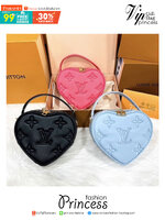 LV Pop My Heart pouch bag สวยมาก มงลงมาก!! กระเป๋าสะพายสุดคิ้วท์ ดีไซน์รูปทรงหัวใจไม่ซ้ำใคร น่ารักทุกสี น่าใช้ไปเลยแม่!!