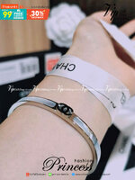 CHANEL BANGLE BRACELET VIP สุดเลอค่า ไอเท็มหายากชวนสะสมดีไซน์สวยคลาสสิคเลอค่า ไอเท็มแบบนี้นานๆจะหลุดมาให้ช้อปจะซื้อใช้เองหรือมอบเป็นของขวัญก็เลิศหรูดูดี สินค้ามาใน Original Package ไอเท็มหายากห้ามพลาดค่ะ!