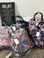 Best Seller Cath Kidston Multi Strap Backpack เป้สุดฮิตกลับมาแล้วคร่า คราวนี้เป็นทรงมินิสุดน่ารัก มีหูหิ้วที่ด้านบน มี สามลายให้เลือกค่ะ สวยน่ารักทั้งหมดเลยยย ด้านหน้ามีช่องซิปใส่ของจุกจิก ด้านในขนาดกำลังดี ตัวกระเป๋าน้ำหนักเบาแต่รับน้ำหนักใส่ของได้เยอะค่