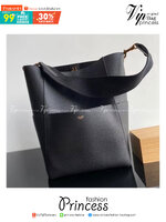 CELINE Sangle Bucket bag in soft grained calfskin / CELINE TOTE BAG พร้อมส่ง กระเป๋าทรงโท้ท ใบใหญ่ ภายในโล่งกว้าง จุของได้เยอะ ใช้งานง่าย ได้ทุกลุค สวยหรู