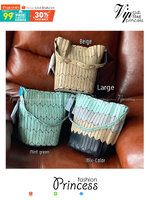 Baobao Issey Miyake Large Bucket กระเป๋าบัคเก็ตขนาดใหญ่สามารถใช้ใส่ร่มพับได้หรือขวดน้ำขนาดเล็กได้ ซีรีย์ใหม่นี้มีจุดเด่นที่แผ่นรูปทรงสี่เหลี่ยมด้านขนานในแนวตั้ง