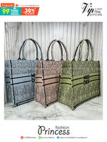 ORI หนังแท้ | Dior Miss Dior Allover Book Tote Handbag 16" กระเป๋าทรงโท้ทคอลใหม่ ดีไซน์ลวดลายกราฟฟิกสวยงามและหรูหราโดดเด่นไม่เหมือนใคร