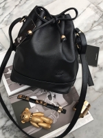 กระเป๋า KEEP Bucket มาคะ รุ่นนี้หนัง saffiano อย่างดี ด้านหน้า pump logo brand สวยมากคะ ตัดกับอะไหล่ทอง ทรงสวย น้ำหนักเบา จุของได้เยอะมากคะ ใครที่ชอบทรงนี้ห้ามพลาดเลยคะ แนะนำ