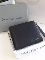 Set กระเป๋าสตางค์ชาย Calvin Klein Short Wallet กระเป๋าสตางค์ใบสั้น ของแท้100% ได้มายากมากค้าาา น้ำหนักเบา ด้านหน้าประดับด้วยโลโก้แบรนด์โลหะเงิน ด้านในเปิดได้ทั้งแบบสองและสามพับ ช่องใส่บัตรเยอะจุใจ ท่านไหนที่กำลังมองหาของขวัญสุดหรู ให้คุณผู้ชาย เซ็ตนี้ตอบโ