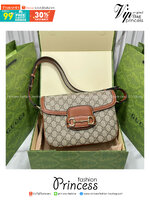 Gucci Horsebit 1955 Soft small shoulder bag ปรับโฉมใหม่เรียบสวยหรู กระเป๋าสะพายไหล่/สะพายข้างทรงคลาสสิค สวยผู้ดี ดารา เซเลปใช้กันเพียบ สวยอยู่ทรง