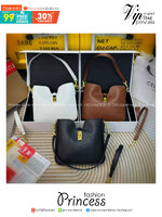 CELINE SMALL CAMILLE 16 SOFT BAG IN SMOOTH LEATHER กระเป๋าทรงโฮโบที่ตัวแม่ตัวมัมใช้กันเยอะสุดๆ ด้วยรูปทรงยอดนิยม สะดวกใช้ด้วยอะไหล่บิดล็อค สีทองสวยโดดเด่น