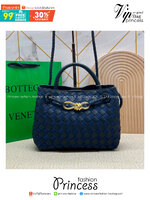 BOTTEGA Small Andiamo Denim Shoulder Bag 25cm / BOTTEGA Tote Bag กระเป๋าสะพายดีไซส์สาน วัสดุเดนิมคอตตอนรุ่นใหม่ สวยงามเป็นเอกลักษณ์ เกรดออริ 1:1 ใช้งานต่างประเทศได้