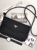 งานพรีเมี่ยมกิ้ฟ จากเคาเตอร์ต่างประเทศคะ 🐼รุ่น Limited edition ค่า ได้ กระเป๋าอเนกประสงค์ จากแบรนด์ PRADA มาค่า เป็น กระเป๋าผ้าไนล่อน ตามแบบฉบับของแบรนด์เลย ใบนี้มีสายยาวให้คะ #เลิศมาก สะพายเป็น shoulder bag ได้เลย ขนาดกำลังดีคะ #ตัวกระเป๋าเบามาก