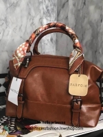 รุ่นขายดีเข้าเพิ่มค่า กระเป๋าทรงสวย จากแบรน Parfois ใช้ได้ทุกโอกาส ตัวกระเป๋า จุของคุ้ม น้ำหนักเบา หนังนิ่ม ขนาด 39x25x16 cm. สายยาว 40 cm. ปรับได้ ข้างละ 2 ทรงนี้ เป็นทรงที่ใช้งานง่าย ใช้ได้ทุกโอกาสจริงๆคะ ดีงามที่สุด ภายในกระเป๋า มีช่องแบ่งเก็บ ถึง 3 ช่