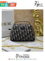 DIOR 30 MONTAIGNE D-COSY MINI BAG | Blue Oblique Jacquard / Dior vanity พลาดไม่ได้เลยกับคอลสุดหรู ดีไซน์ใหม่ 2023 รูปทรงคลาสสิค พร้อมหูจับในตัว สะดวกใช้งาน สะพายข้างเป็นโซ่เดี่ยว กระเป๋าสะพายเอนกประสงค์ ที่สามารถใช้สะพายได้ทุกวันอย่างคล่องตัว