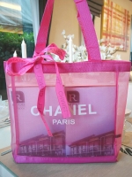 สีใหม่ น่ารักน่าชิม! 💕 New! Chanel Cosmetic Shopping Bag with Ribbin กระเป๋าสะพายใบใหญ่ VIP Gift With Purchase Limited Edition พรีเมี่ยมกิ้ฟของแท้จาก Chanel Cosmetic Counter ใบใหญ่วัสดุ Nylon โปร่งลายทางปั้มโลโก้แบรนด์ เปิดปิดด้วยแถบแม่เหล็กซ่อนด้