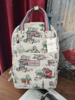 Cath Kidston Backpack Bag - กระเป๋าเป้ สไตล์วินเทจสุดฮิต - เปิด/ปิดกระเป๋าด้วยซิปรอบ - ภายใน มีช่องซิปใหญ่ใส่ของ 2 ช่อง จุของได้เยอะ - ด้านหน้ามีช่องซิปเล็ก 1 ช่อง