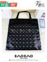 BAOBAO ISSEY MIYAKE 10x10 BLOCK TOTE BAG 39cm กระเป๋าถือทรง shopping โท้ทใบใหญ่ลายตาราง เกรดออริจินอล ภาพสินค้าถ่ายจากงานขายจริง ใช้งานต่างประเทศได้