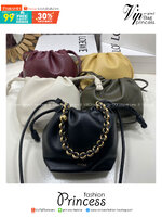 ORI หนังแท้ | LOEWE Mini Flamenco purse in mellow nappa leather / Loewe Bucket Bag กระเป๋าสะพายทรงบัคเก็ตไซส์มินิ หนังเรียบสวยหรู เรียบง่าย หนังแท้ผิวสัมผัสนุ่มมือ น้ำหนักเบาและนุ่มสบาย ดีไซน์จับจีบ เชือกผูกแบบปมโบราณ และสายโซ่รูปโดนัท