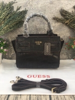 GUESS Cate Mini Series Crocodile New Collection!! กระเป๋าถือหรือสะพายลายหนังจระเข้สวยอยู่ทรง ดีไซน์หรูหรา เปิดปิดด้วยซิปคุณภาพดี ภายในโล่งจุพอประมาณ มีช่องซิปเล็กเปิดปิดง่าย ผ้าบุลายแบรนด์สวย สายสะพายปรับระดับได้ รุ่นนี้สวย หายาก ใช้ได้หลายโอกาสแน่นอน สาว