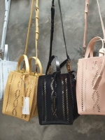 charleskeith Laser cut bucket bag กระเป๋าทรงเก๋ วัสดุหนังนิ่ม มาพร้อมกระเป๋าด้านใน มาพร้อมสายสะพายยาวปรับระดับได้ รุ่นนี้น่ารักมากค่ะ ห้ามพลาดเลยนะยูว์....