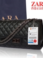 ZARA chain shoulder bag กระเป๋าถือหรือสะพาย look like chanel ดีไซน์สวยหรูแบบตารางทั้งใบ หนังนิ่ม เปิดปิดด้วยตัวล้อคทันสมัย ภายในมีหลายช่องเป็นสัดส่วนสะดวกใช้ มีช่องซิปคั่นกลาง จุของได้เยอะใส่กระเป๋าสตางค์ใบยาวได้ ด้านหลังมีช่องใส่ของได้อีก1ช่อง น้ำหนักเบา